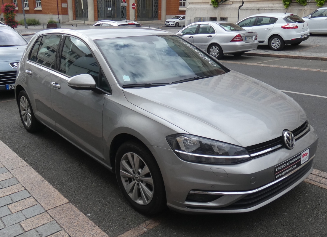 Volkswagen Golf — 2
